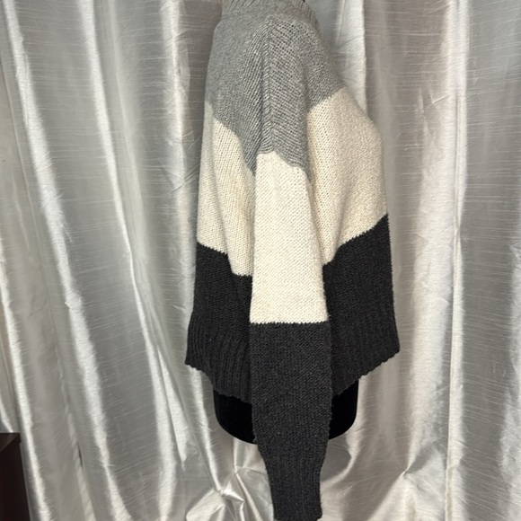 American Eagle Acrylic Blend Colorblock Crewneck Drop Shoulder Sweater Womens S - Picture 2 of 6